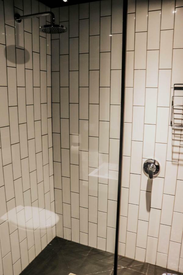 Wex1 - Modern, Iconic, Pool, Gym, Wifi, Secure Parking * Cape Town