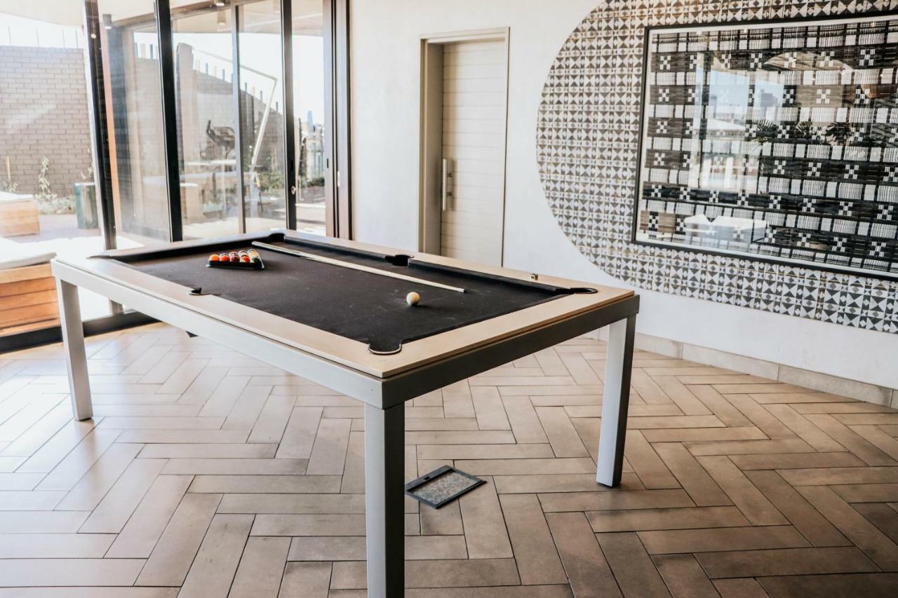 Wex1 - Modern, Iconic, Pool, Gym, Wifi, Secure Parking Apartment Cape Town