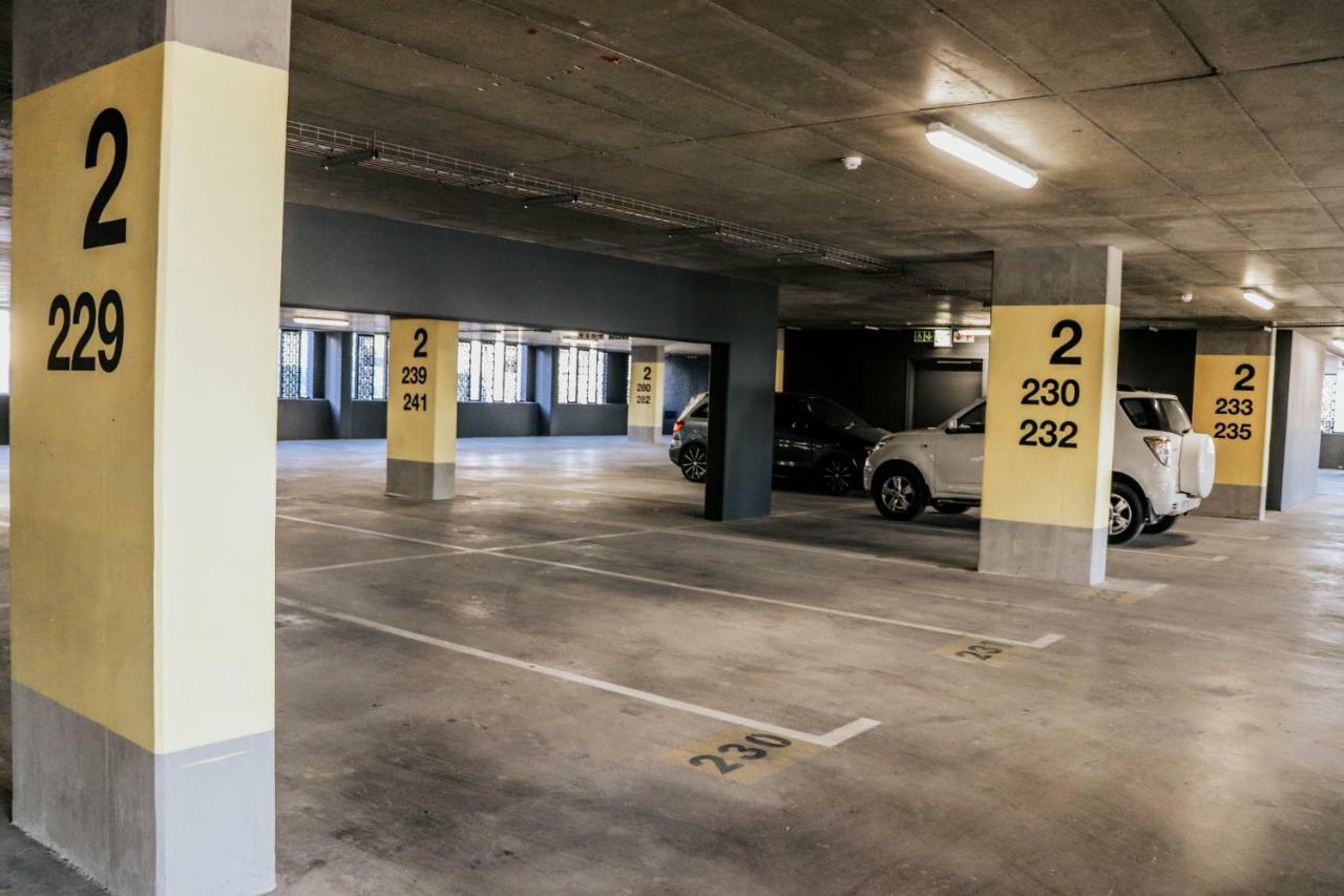 Apartment Wex1 - Modern, Iconic, Pool, Gym, Wifi, Secure Parking