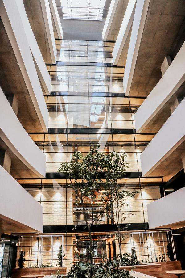 Wex1 - Modern, Iconic, Pool, Gym, Wifi, Secure Parking
